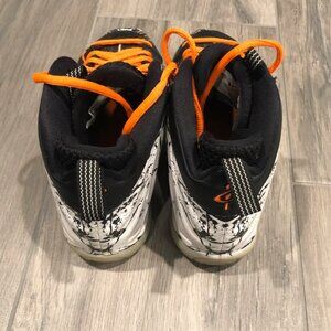 Nike Posite Sneakers